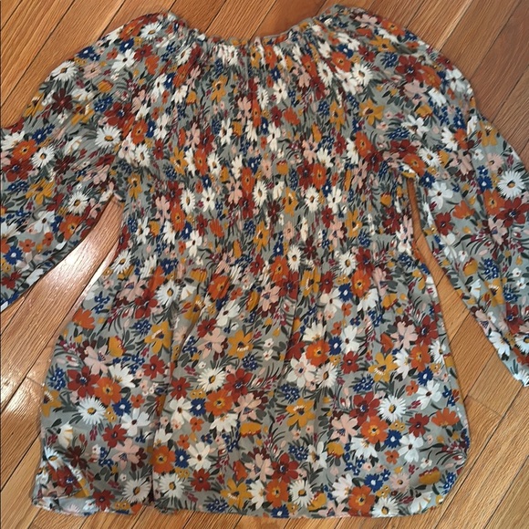 Floral Ruffle Blouse - Picture 9 of 10